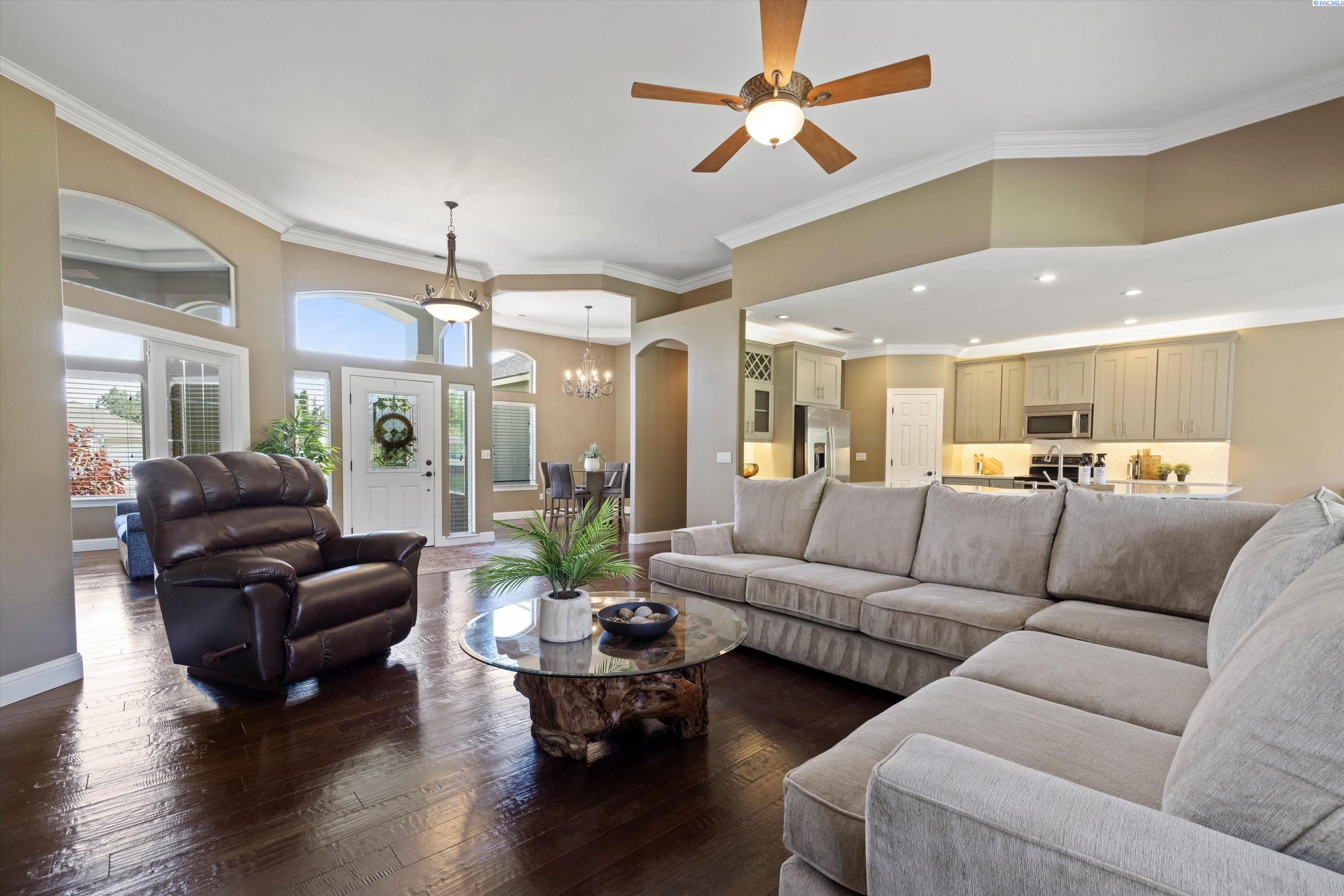 370 Cindy Road Kennewick, WA 99338 - Photo 8 of 49 Gallery Image 8
