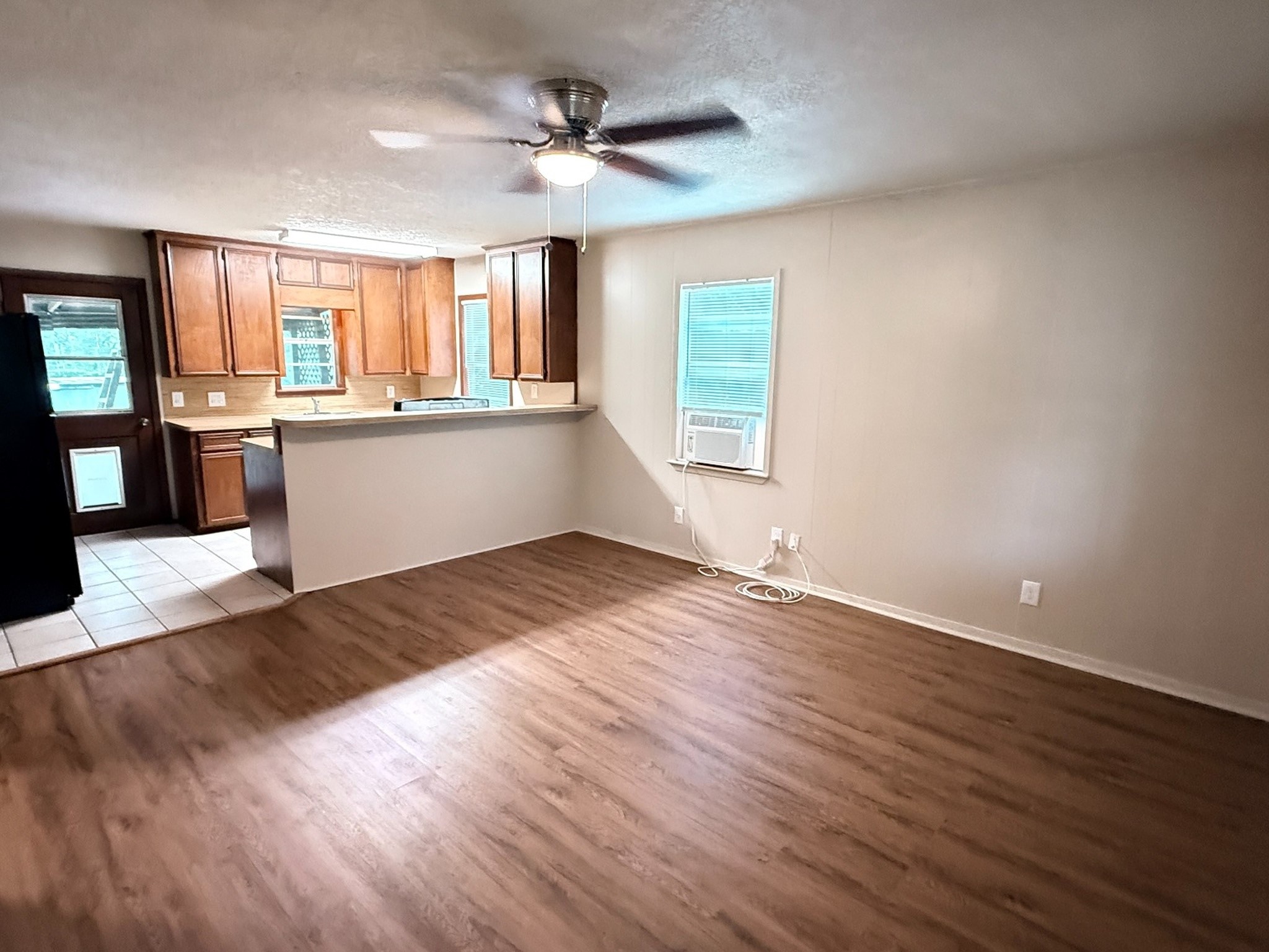 5801 Sapp Road Conroe, TX 77304 - Photo 8 of 35 Kitchen Bar