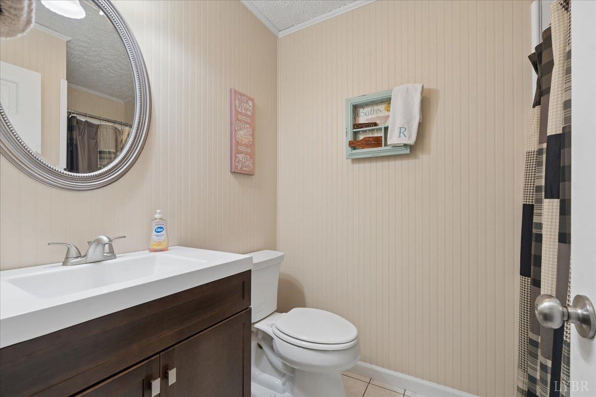11188 Dickerson Mill Road Moneta, VA 24121 - Photo 13 of 39