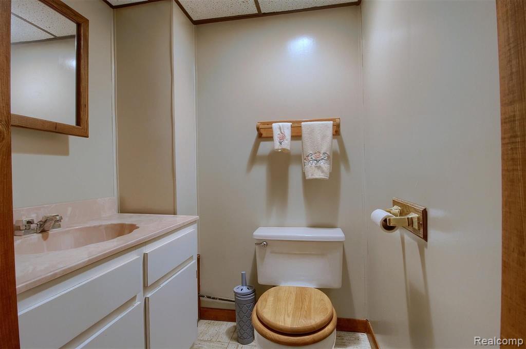 48969 Callens Road Chesterfield, MI 48047 - Photo 26 of 34