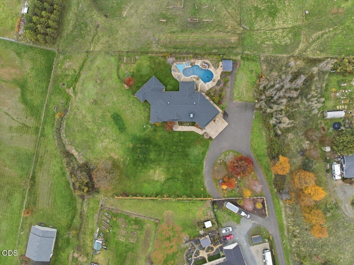 899 Old Stage Road Medford, OR 97502 - Photo 45 of 53