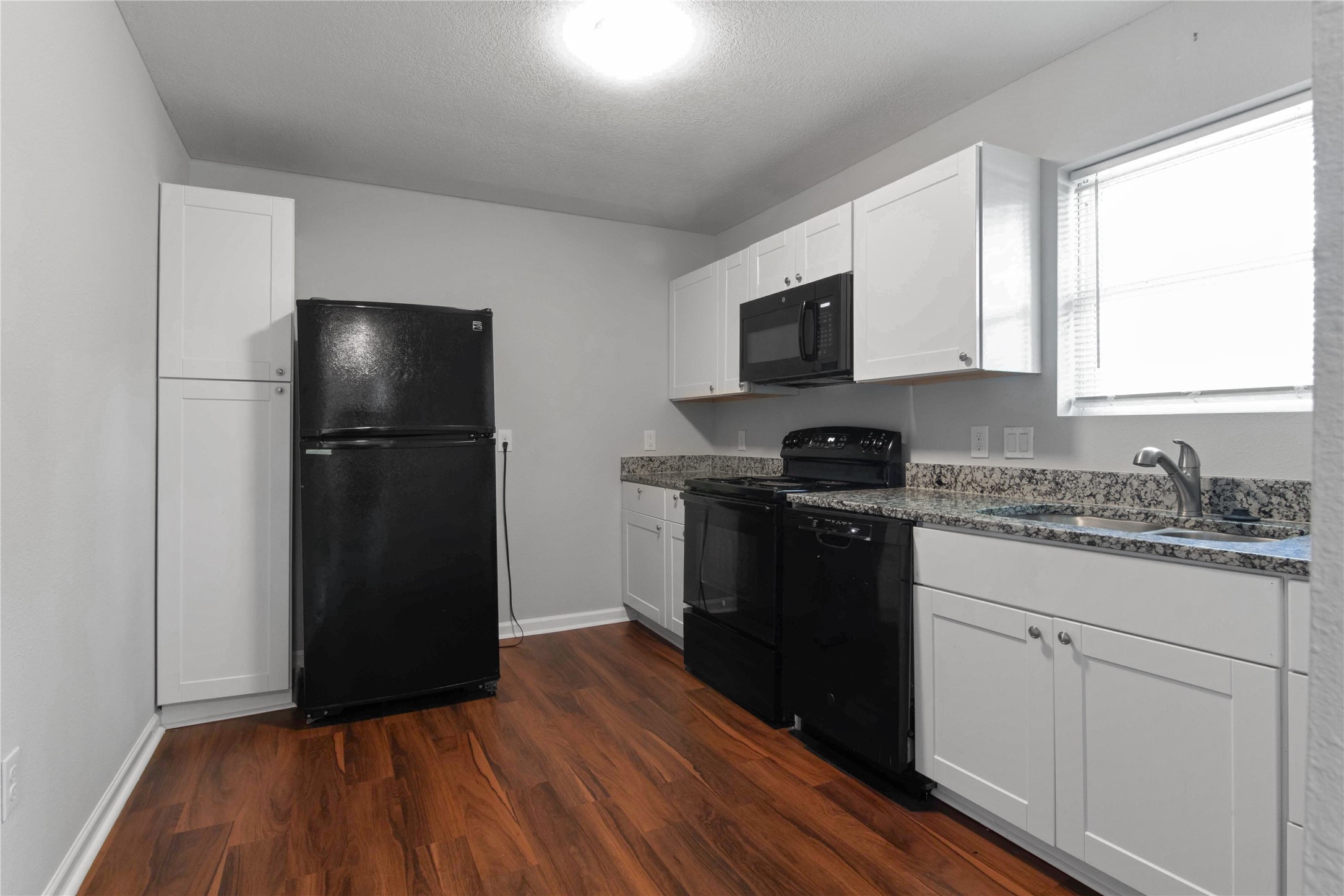 3621 Mainer Street, Unit C Houston, TX 77021 - Photo 3 of 14