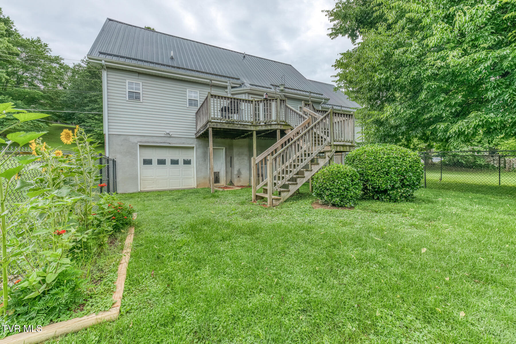 807 North Mohawk Drive Erwin, TN 37650 - Photo 38 of 39 807 N Mohawk Dr-44