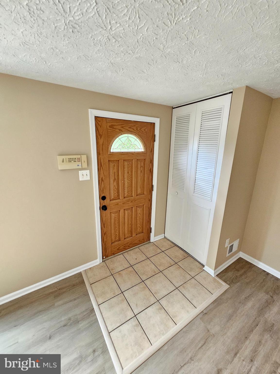 509 Beebe Court Frederick, MD 21703 - Photo 2 of 28 Foyer