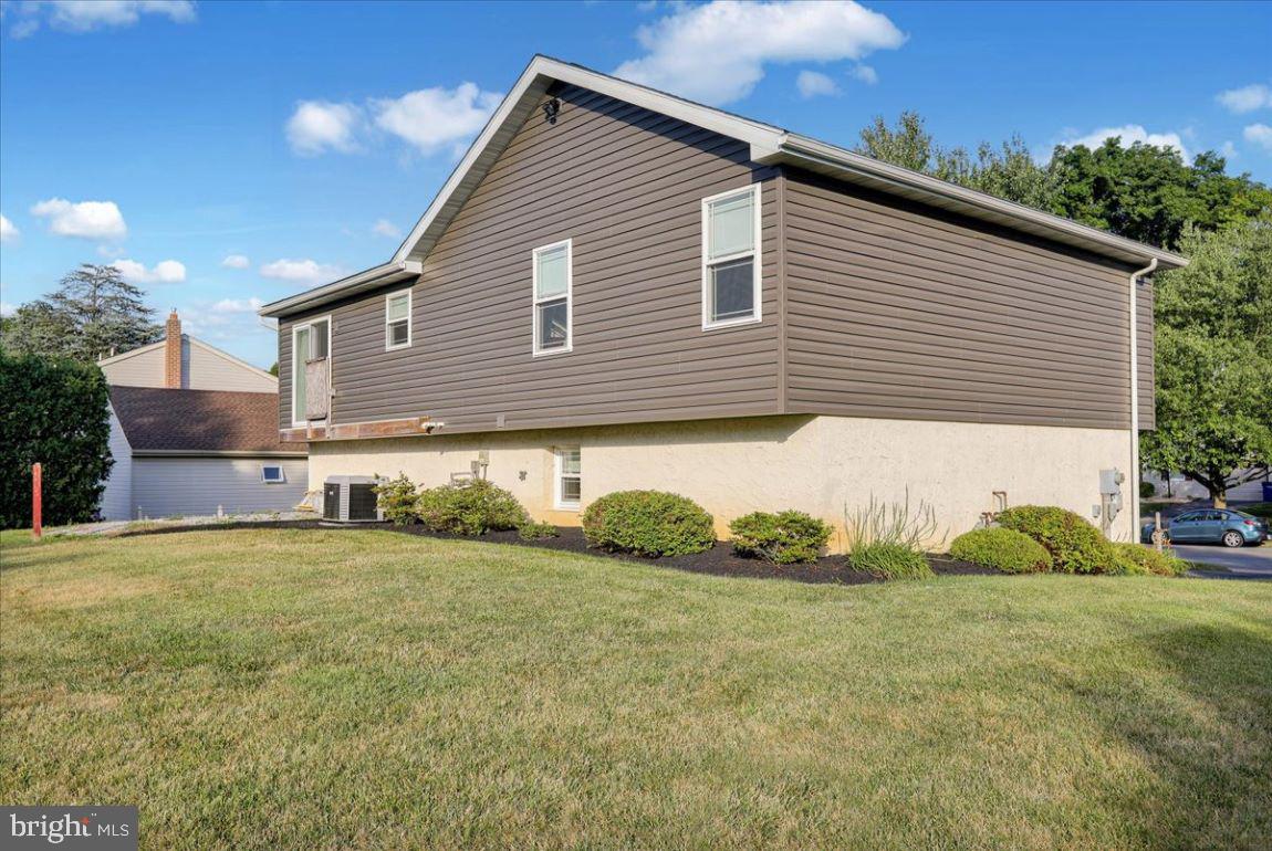 6013 Farming Ridge Boulevard Reading, PA 19606 - Photo 3 of 31 Gallery Image 3
