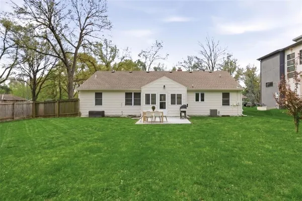 $450,000 | 4700 West 65th Terrace, Prairie Village, KS 66208