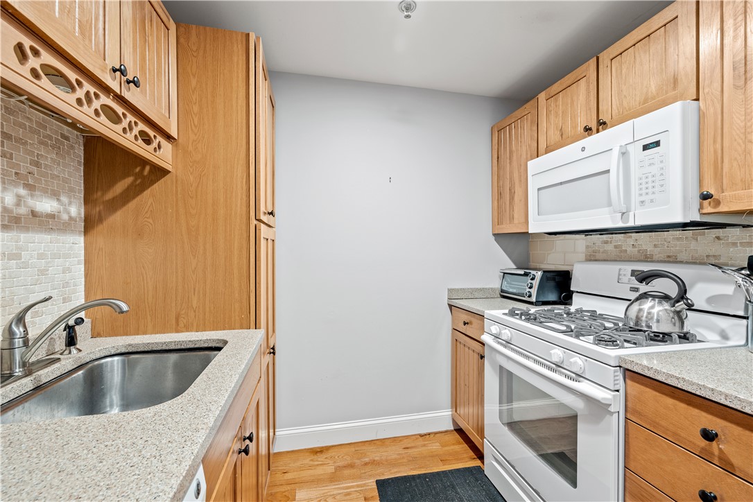 72 West Side Road, Unit 6 Block Island, RI 02807 - Photo 19 of 41