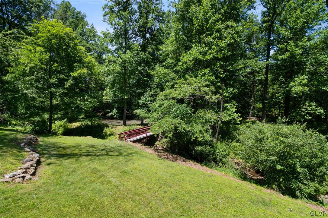 2265 Black River Road Bethlehem, PA 18015 - Photo 5 of 26 Gallery Image 5