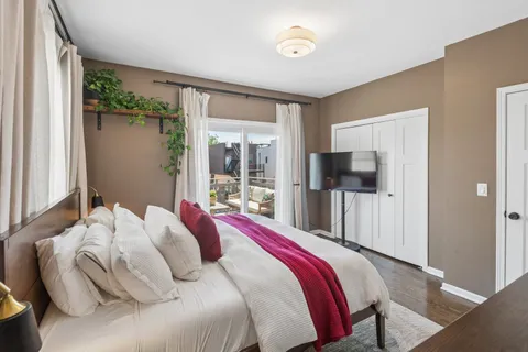 $535,000 | 2333 North Leavitt Street, Unit 3N, Chicago, IL 60647