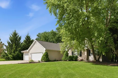 $475,000 | 3130 West Rockport Park Drive, Janesville, WI 53548