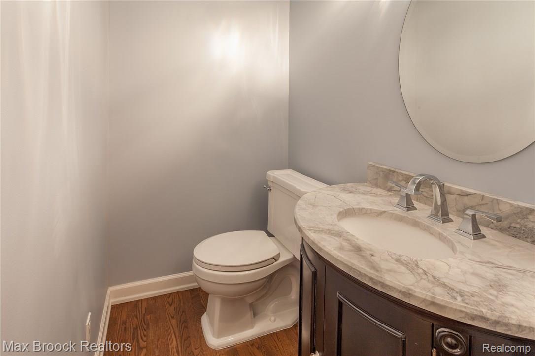 976 North Cranbrook Road Bloomfield Hills, MI 48301 - Photo 5 of 75 Formal Powder Bath
