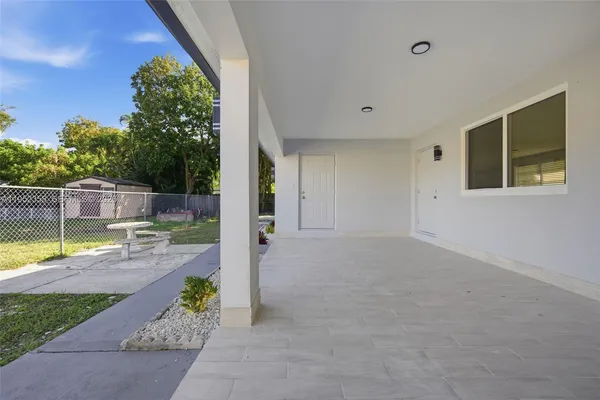 $3,200 | 2440 Hayes Street, Unit B, Hollywood, FL 33020