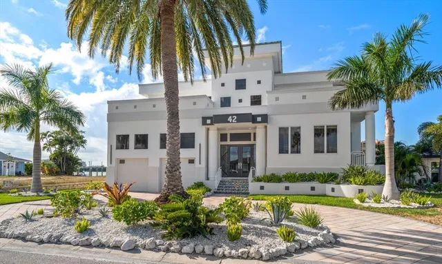 $3,750,000 | 42 Midway Island, Clearwater Beach, FL 33767