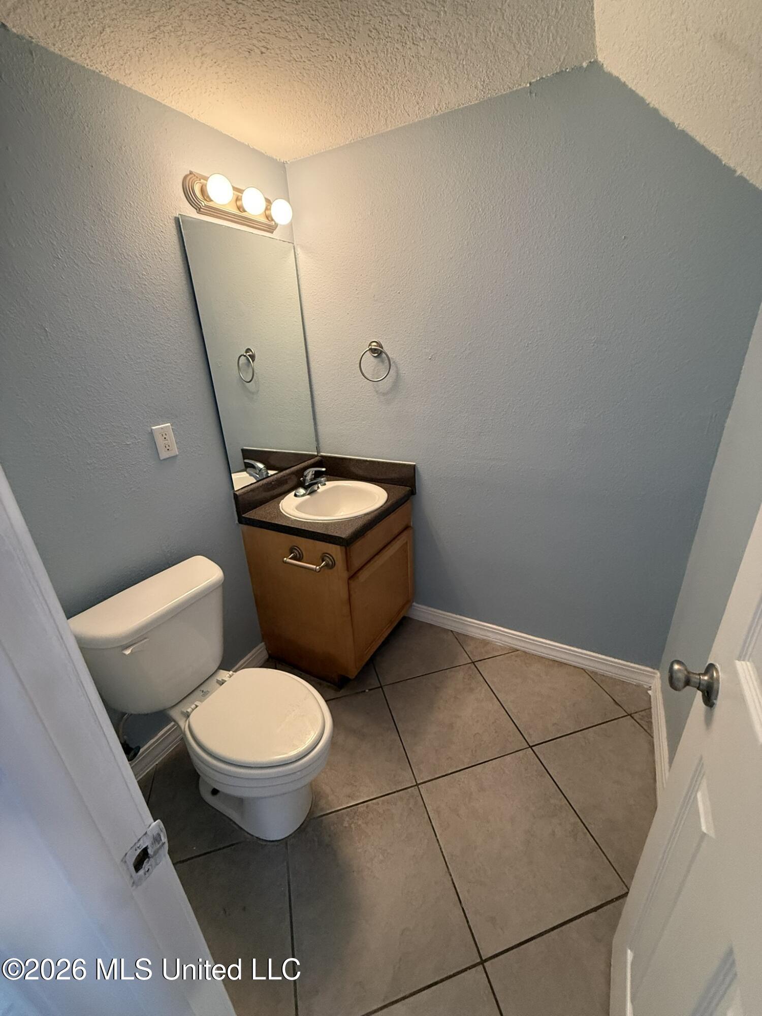 1625 Martin Bluff Road, Unit 53 Gautier, MS 39553 - Photo 5 of 10 IMG_9816