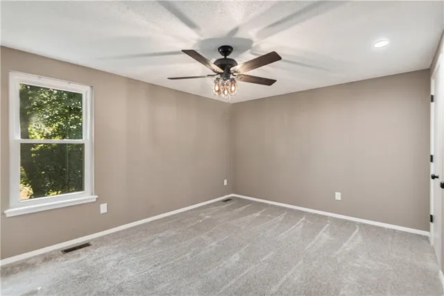 $2,250 | 14509 Northwest 67th Street, Kansas City, MO 64152