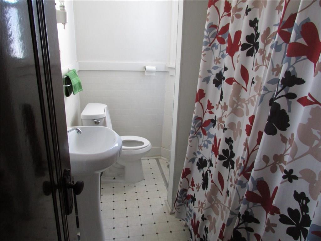 909 Chartiers Avenue McKees Rocks, PA 15136 - Photo 13 of 24 Gallery Image 13