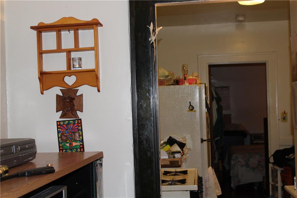 909 Chartiers Avenue McKees Rocks, PA 15136 - Photo 23 of 24 Gallery Image 23
