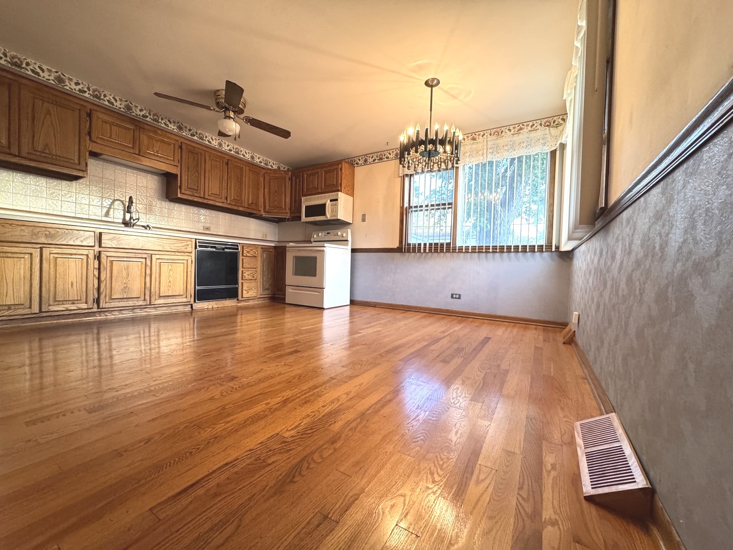 1129 183rd Street Homewood, IL 60430 - Photo 7 of 15