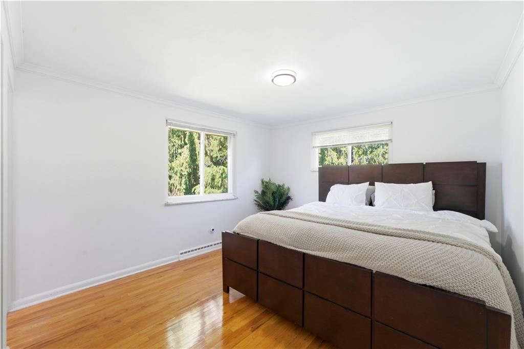 998 Jefferson Heights Road Pittsburgh, PA 15235 - Photo 14 of 26 Primary Bedroom