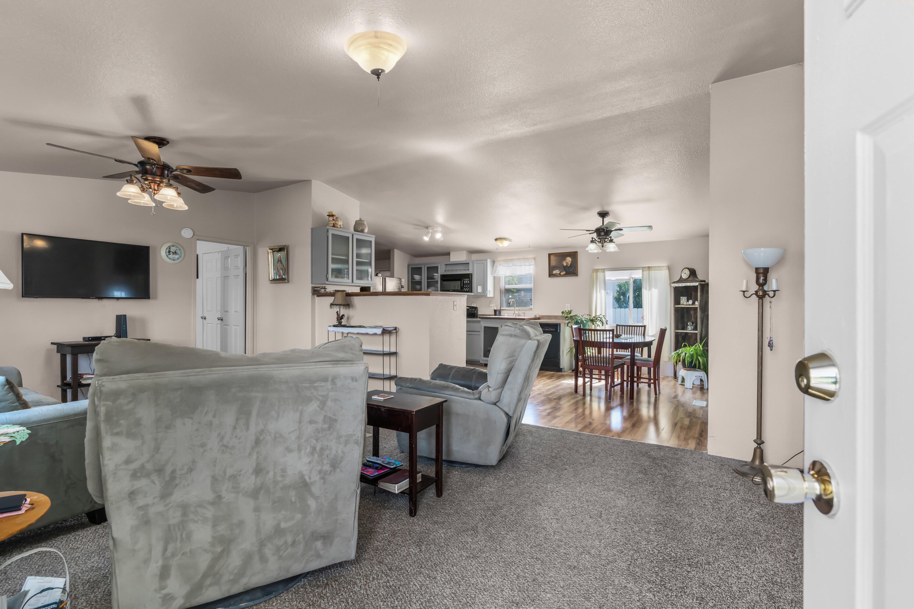 512 Center Ridge Drive Culver, OR 97734 - Photo 5 of 25 2023_05_30_512_center_ridge_dr_culver-24