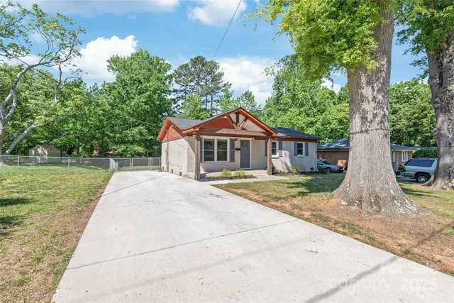 $340,000 | 3932 Slagle Drive, Charlotte, NC 28215