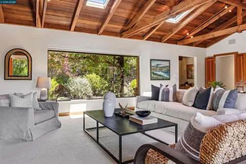 $2,550,000 | 90 Overhill Road, Orinda, CA 94563
