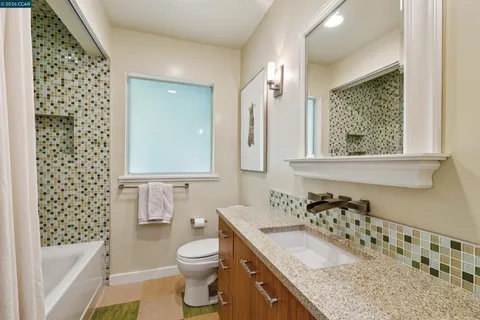 $2,550,000 | 90 Overhill Road, Orinda, CA 94563