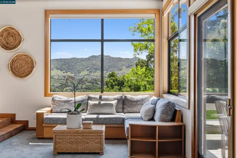 $2,550,000 | 90 Overhill Road, Orinda, CA 94563