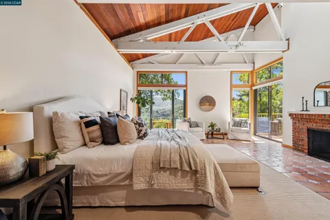 $2,550,000 | 90 Overhill Road, Orinda, CA 94563