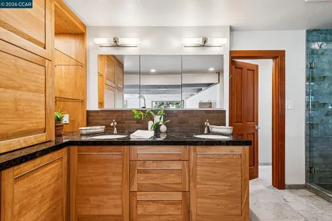 $2,550,000 | 90 Overhill Road, Orinda, CA 94563