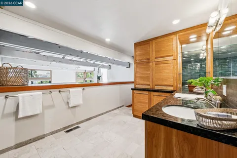 $2,550,000 | 90 Overhill Road, Orinda, CA 94563