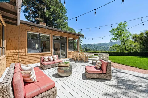 $2,550,000 | 90 Overhill Road, Orinda, CA 94563