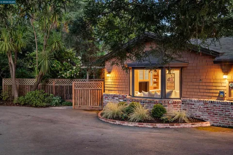 $2,550,000 | 90 Overhill Road, Orinda, CA 94563