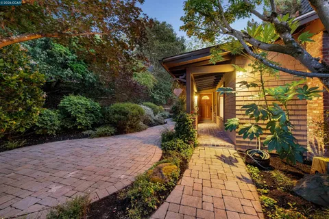 $2,550,000 | 90 Overhill Road, Orinda, CA 94563