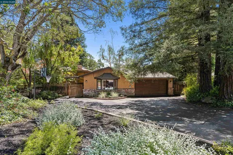 $2,550,000 | 90 Overhill Road, Orinda, CA 94563