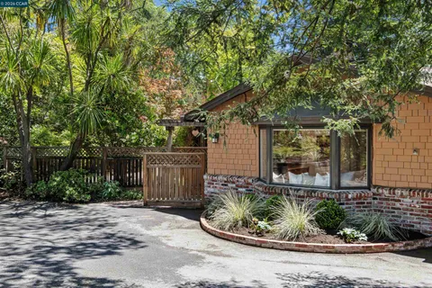 $2,550,000 | 90 Overhill Road, Orinda, CA 94563