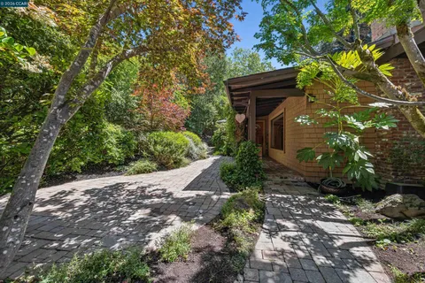 $2,550,000 | 90 Overhill Road, Orinda, CA 94563