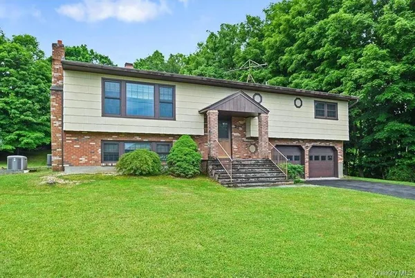 $589,000 | 28 Peter Bush Drive, Monroe, NY 10950