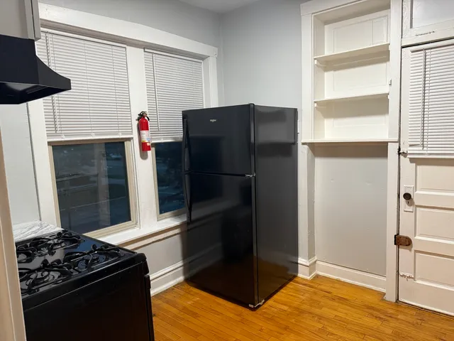 $1,450 | 229 Washington Boulevard, Unit 1S, Oak Park, IL 60302