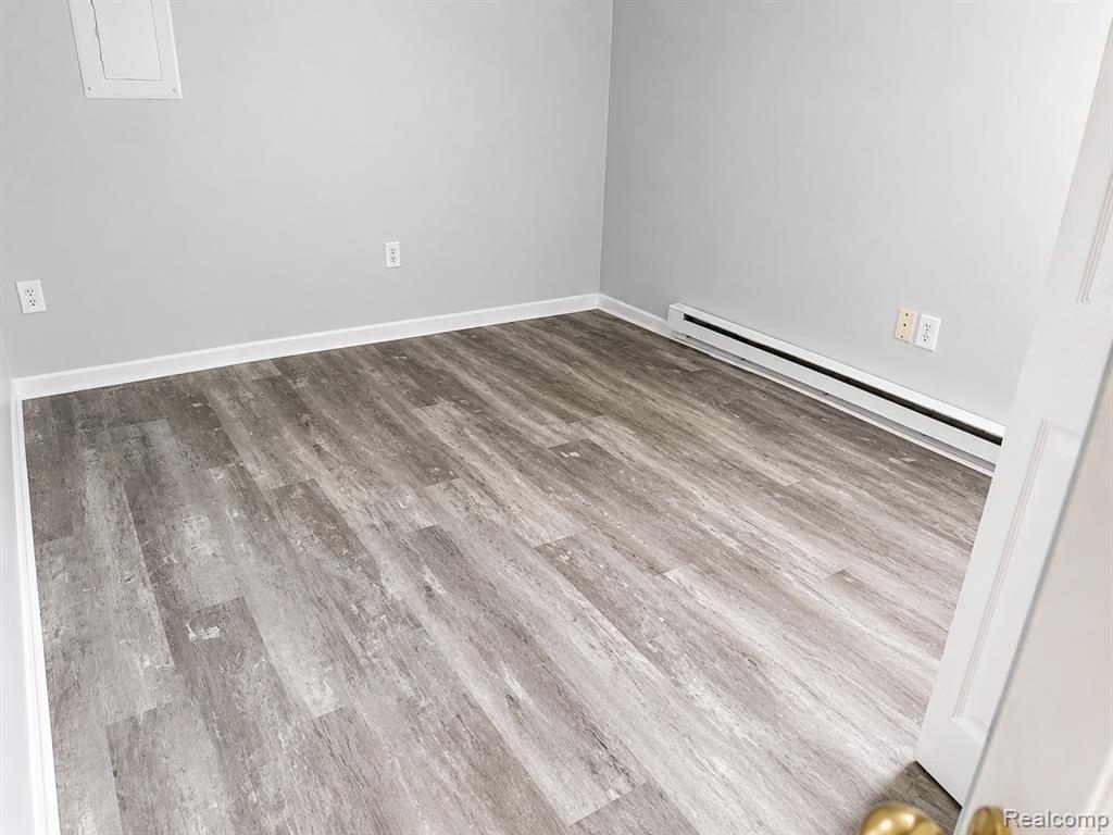 617 West Commerce Road Commerce Township, MI 48382 - Photo 10 of 16