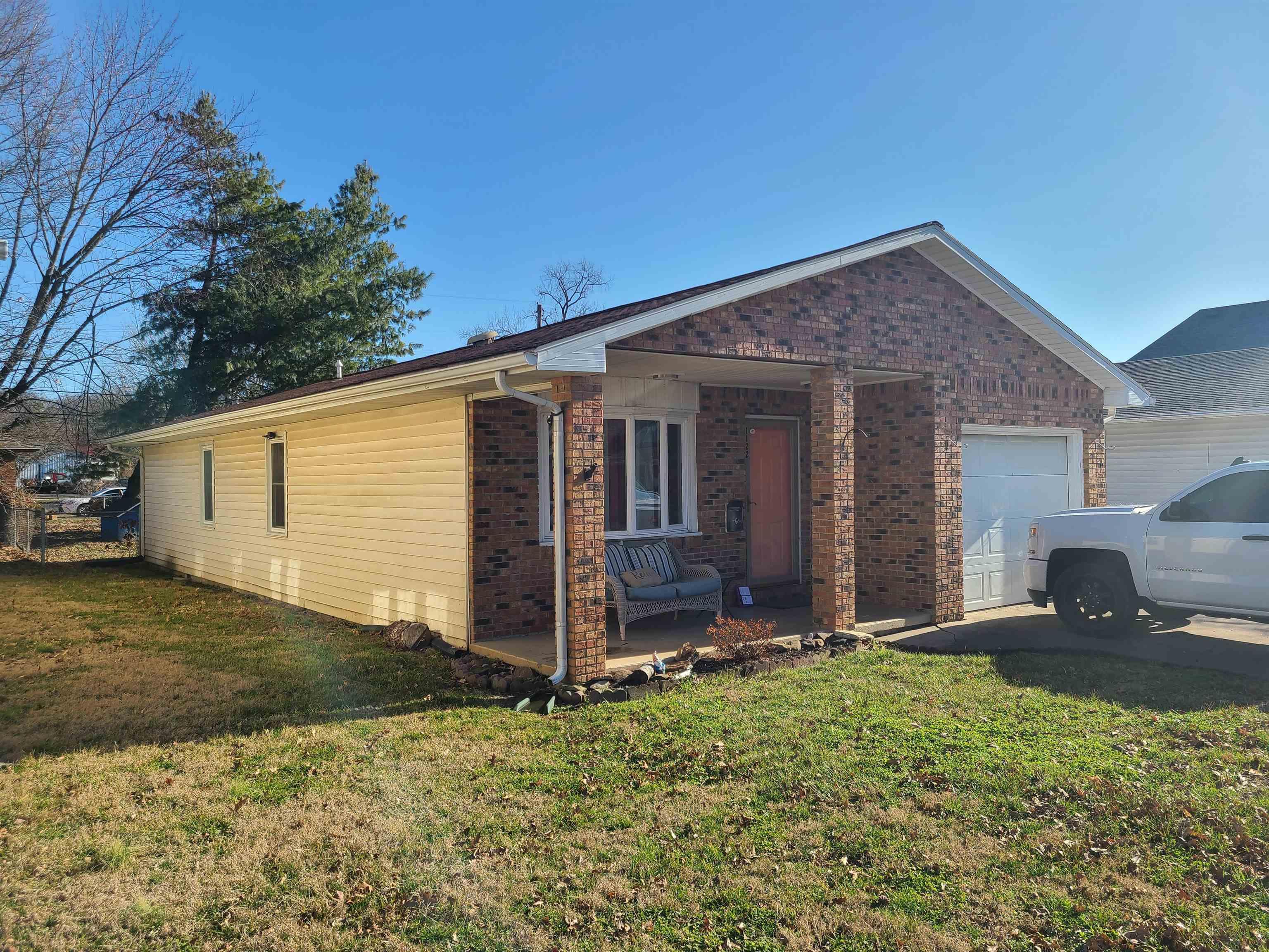 1122 Ritterskamp Avenue Vincennes, IN 47591 - Photo 2 of 19 Gallery Image 2