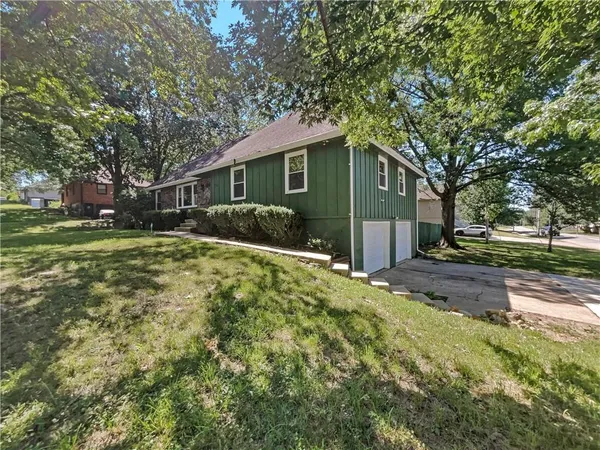 $288,000 | 13201 East 53rd Street, Kansas City, MO 64133