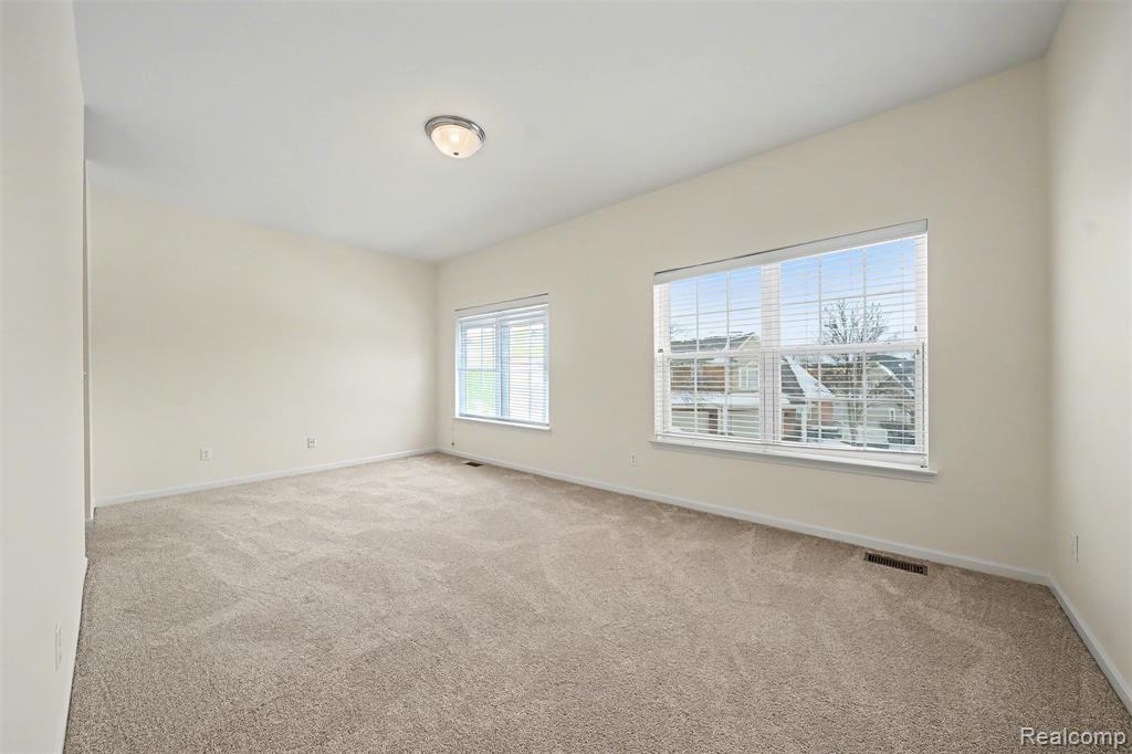 638 West Bluff Court, Unit 31 Rochester Hills, MI 48307 - Photo 29 of 49