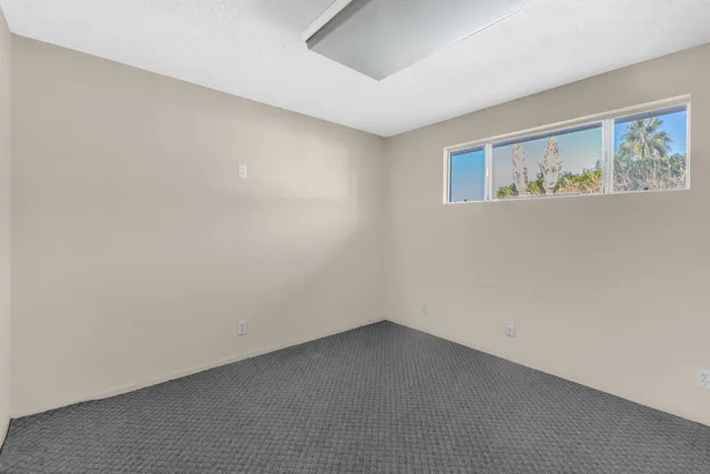 a view of room with an empty room