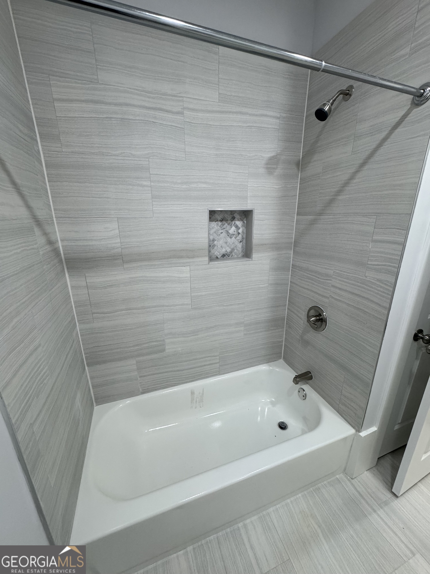 825 Mercer Drive Elberton, GA 30635 - Photo 14 of 16 a bathroom with a bathtub