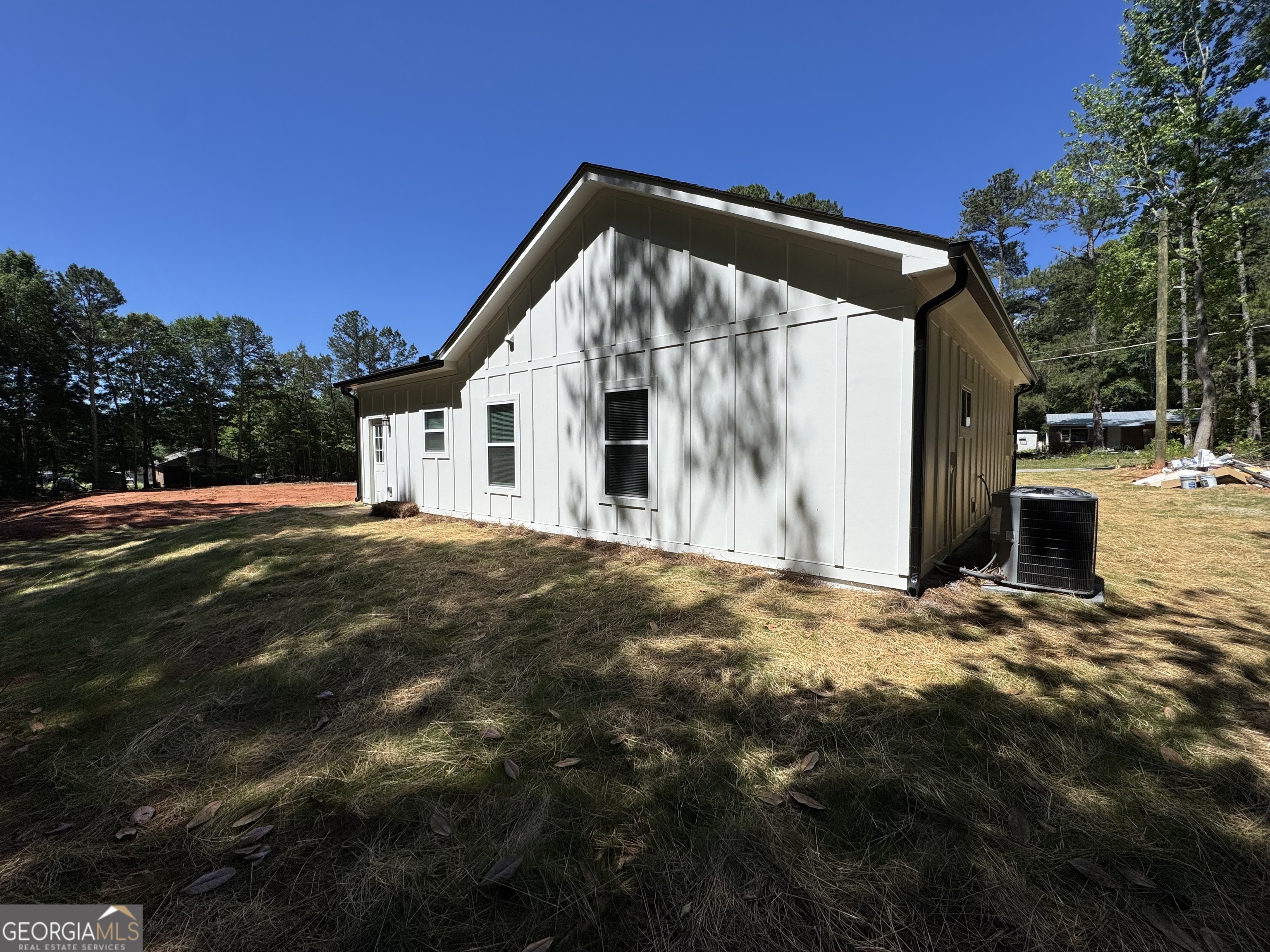 825 Mercer Drive Elberton, GA 30635 - Photo 20 of 22 a view of a house with a yard