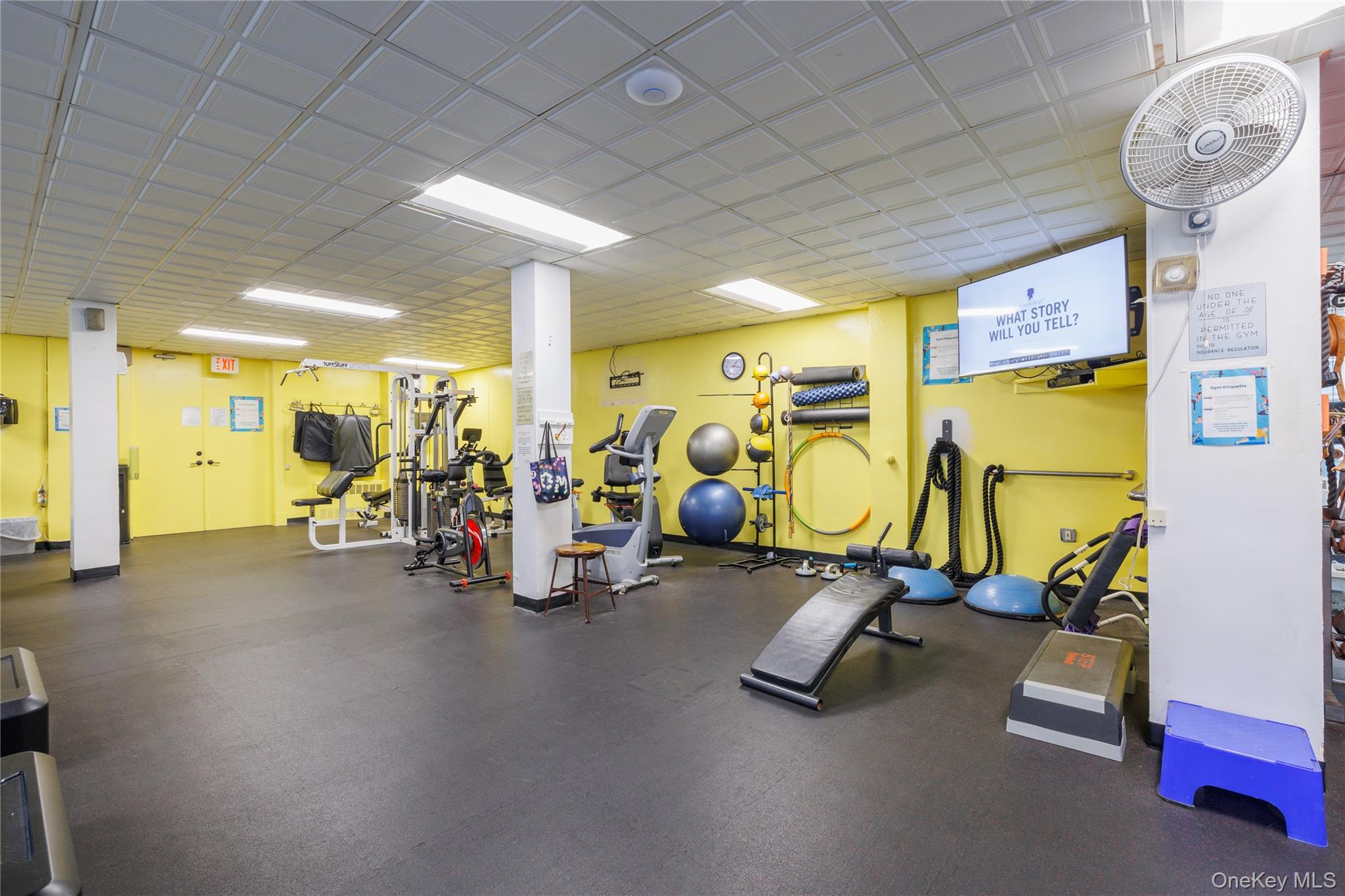 522 Shore Road, Unit 5P Long Beach, NY 11561 - Photo 21 of 28 a view of a room with gym equipment