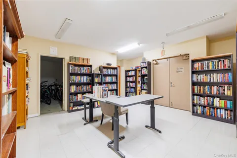 $575,000 | 522 Shore Road, Unit 5P, Long Beach, NY 11561