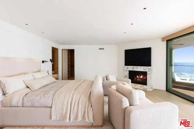 $18,999,000 | 24818 Malibu Road, Malibu, CA 90265