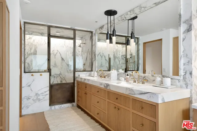 $18,999,000 | 24818 Malibu Road, Malibu, CA 90265